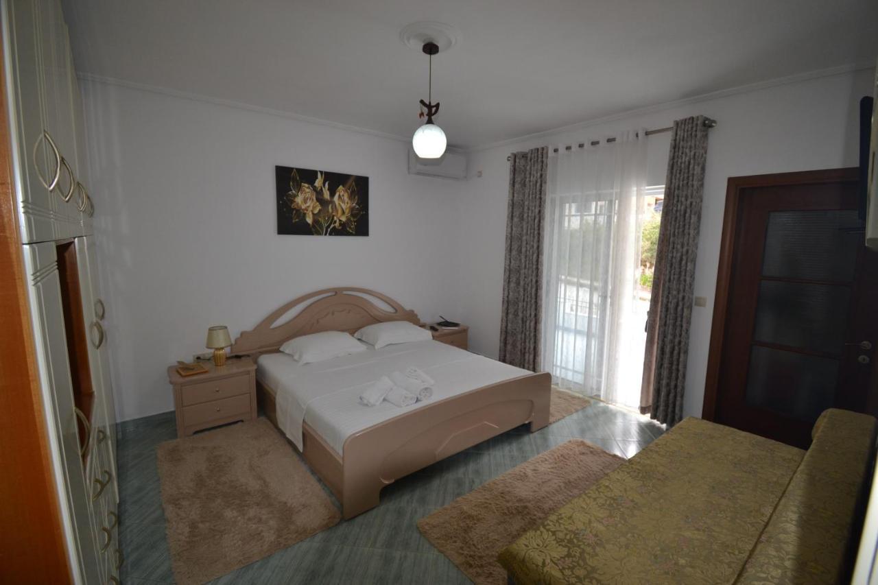 Villa Rrodhaj Sarandë Exteriör bild