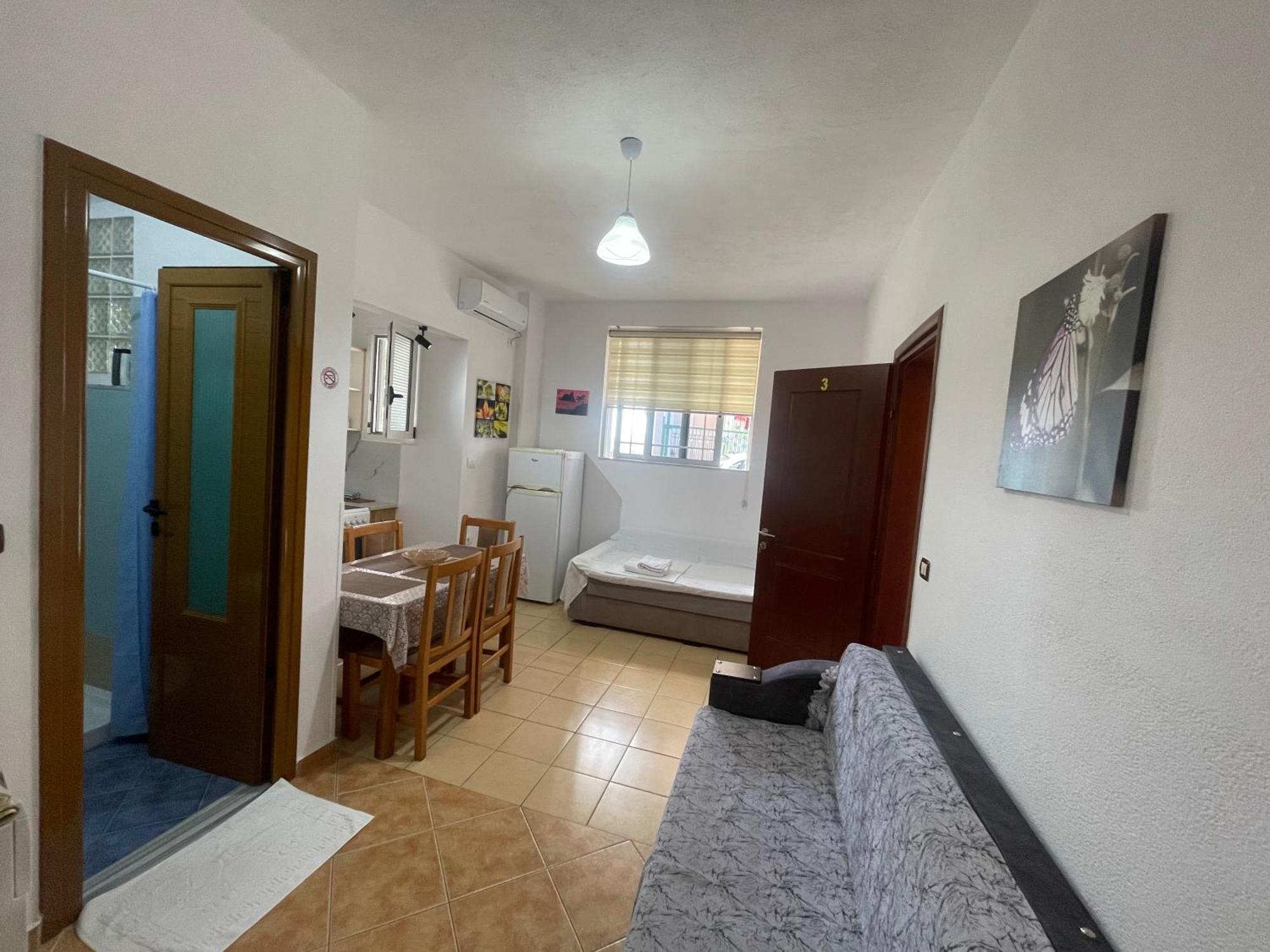 Villa Rrodhaj Sarandë Exteriör bild