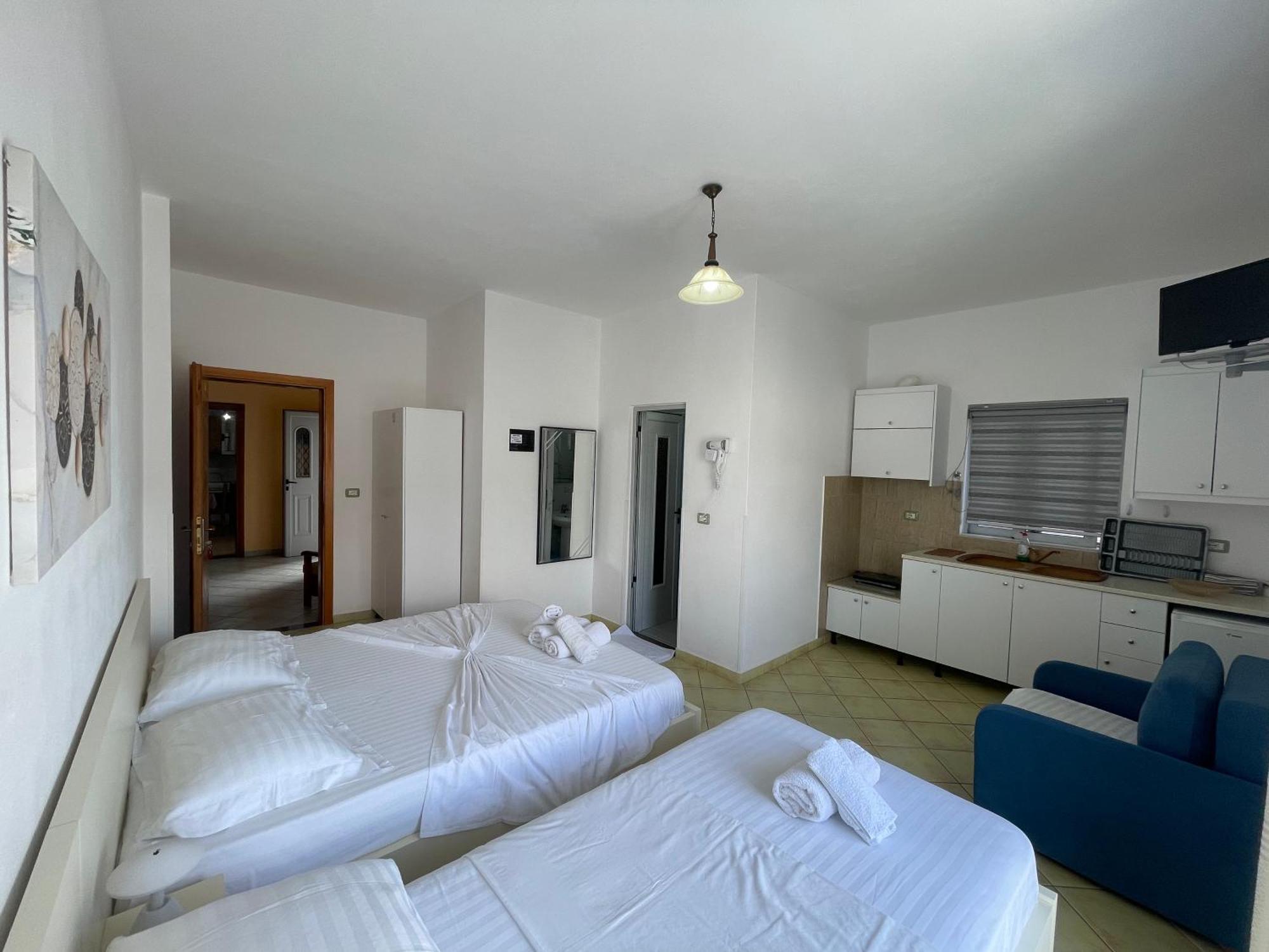 Villa Rrodhaj Sarandë Exteriör bild