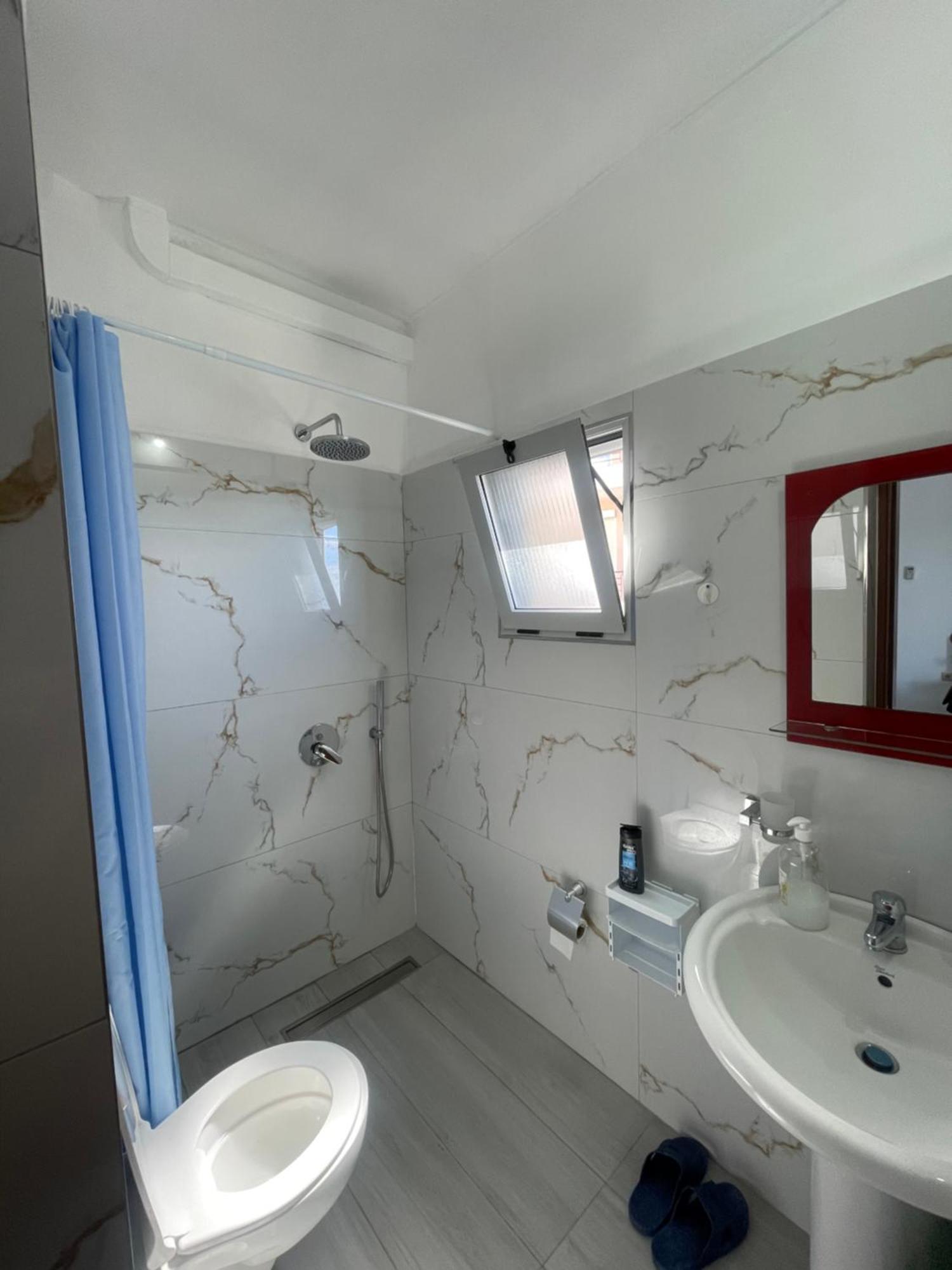 Villa Rrodhaj Sarandë Exteriör bild
