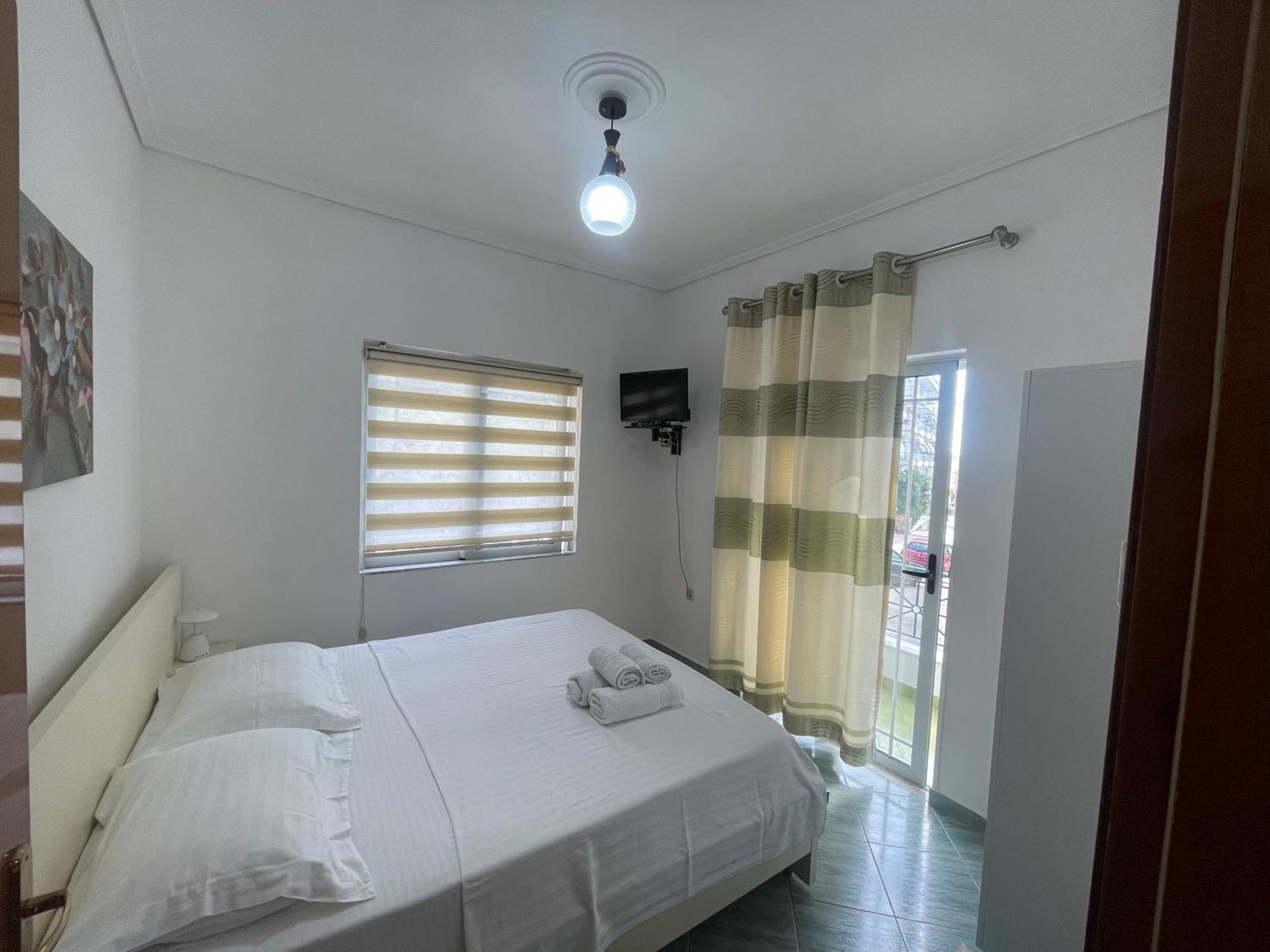 Villa Rrodhaj Sarandë Exteriör bild